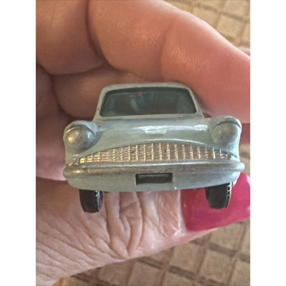 VINTAGE‎ MATCHBOX LESNEY ENGLAND FORD ANGLIA CAR 7 GRAY WHEELS LIGHT BLUE RARE